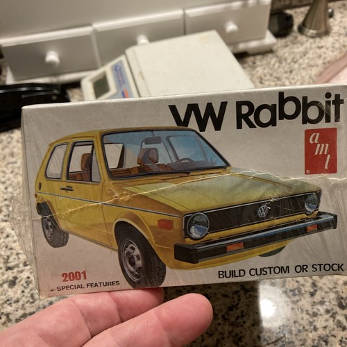 VW Rabbit 1/25 scale AMT kit # 2001 - Picture 3 of 4