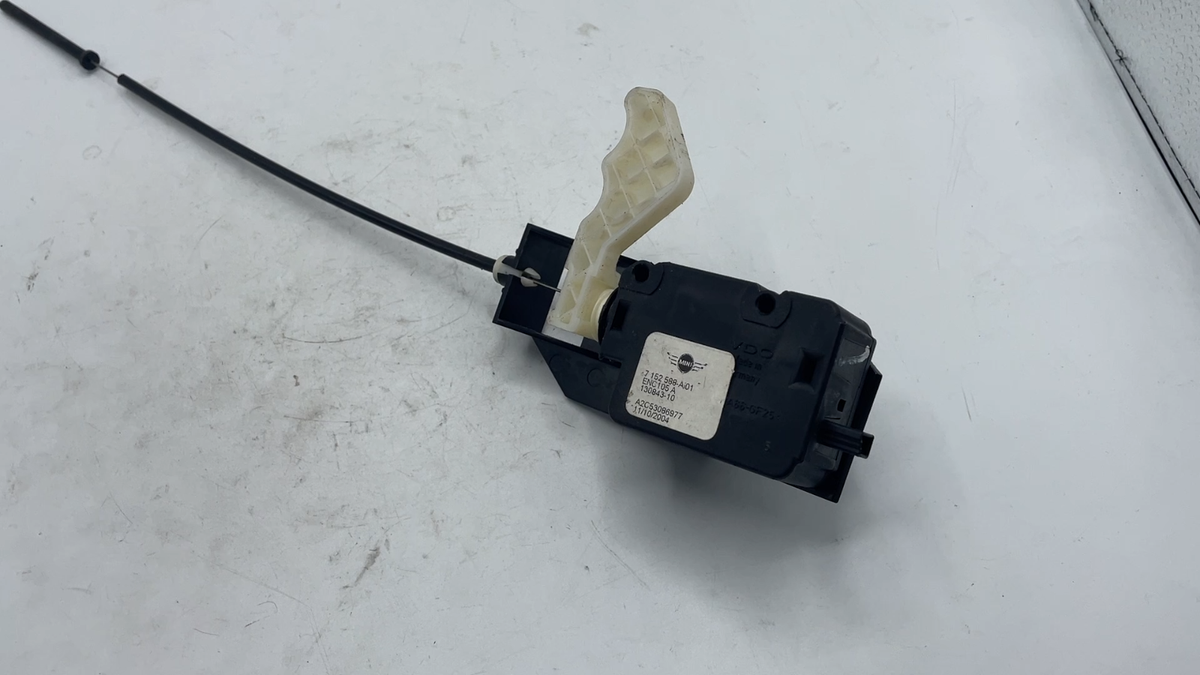 2003-2006 MINI Cooper R50 R53 Gas Fuel Filler Door Lid Lock
