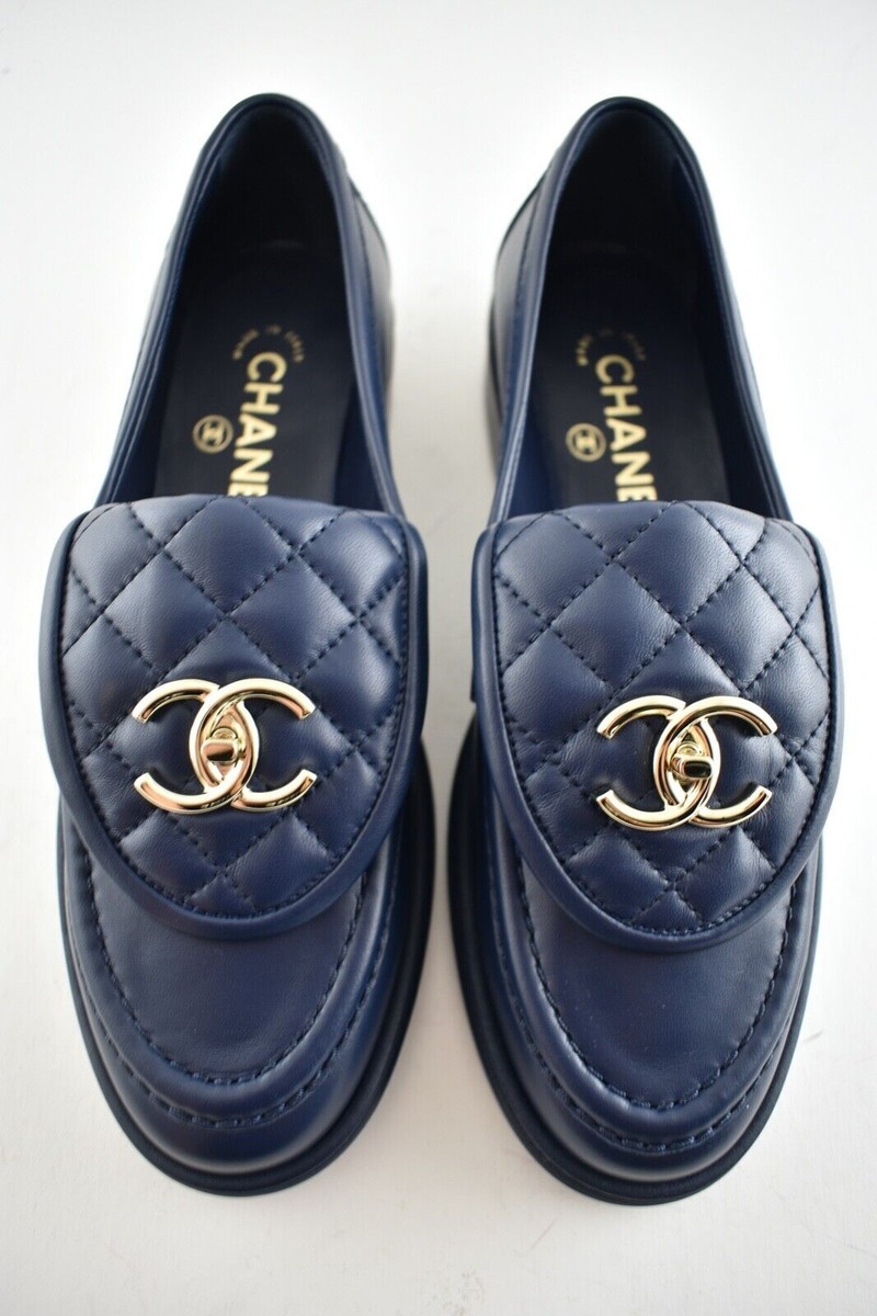 CHANEL　ミュール Chanel 21B Blue Quilted Flap Turnlock CC Logo Gold Mule Slip