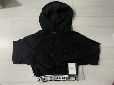 LE SSERAFIM Crop Hoodie L-XL ルセラフィム パーカー Le Sserafim Hoodie | FAST Shipping Worldwide