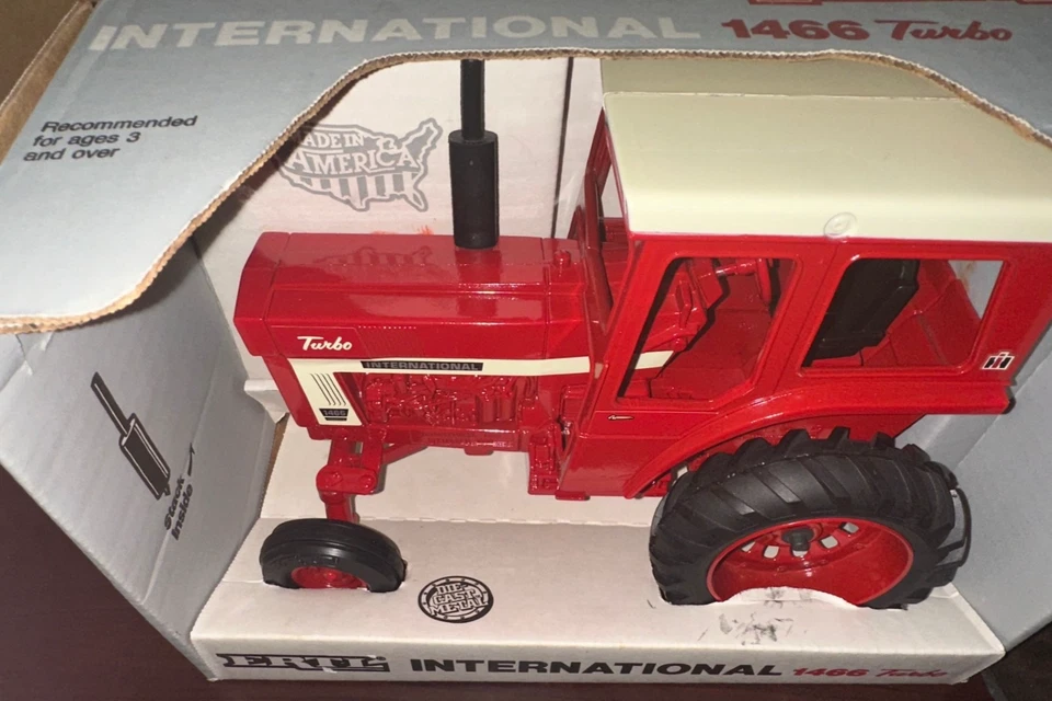Tractor turbo ERTL International Farmall 1466 1/16 1990 #4622 #246* Foto 2 de 2