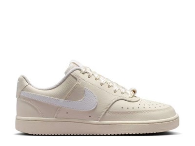 Woman's Fashion Sneakers Nike Athletic & Sneakers