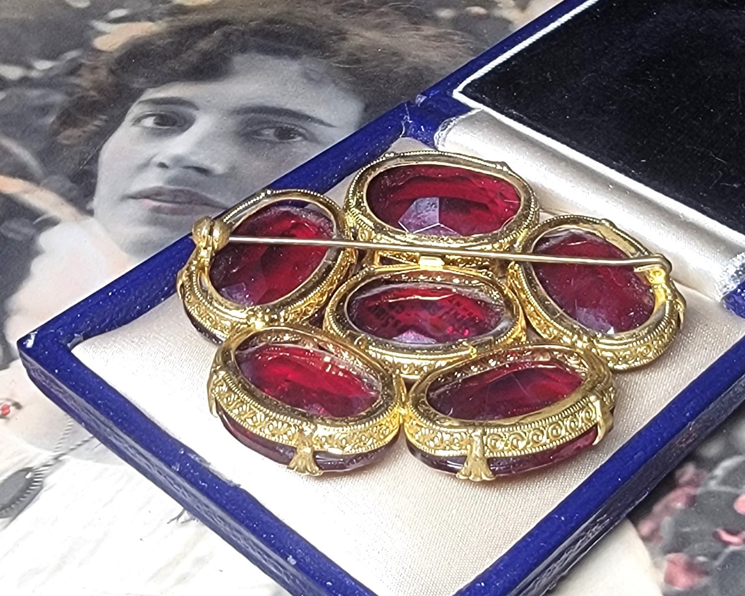 STUNNING VINTAGE LARGE OPEN BACK RUBY RED GLASS B… - image 5