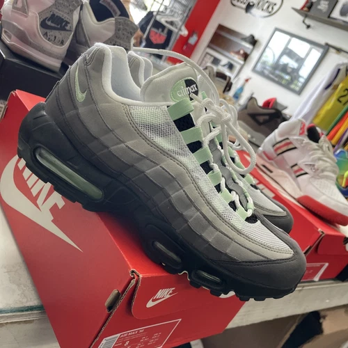 Nike Air Max 95 Shoes Men's 8 OG Fresh Mint Grey Athletic Sneakers CD7495-101