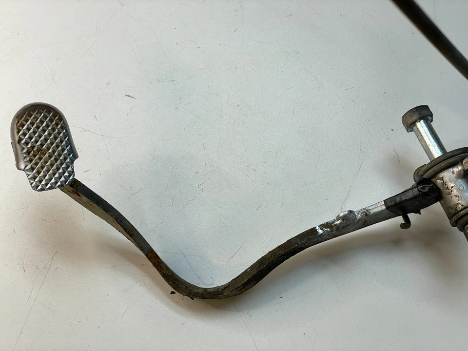 Honda SL90 1969 Motosport SL 90 pedal de freno trasero y varilla Foto 3 de 4