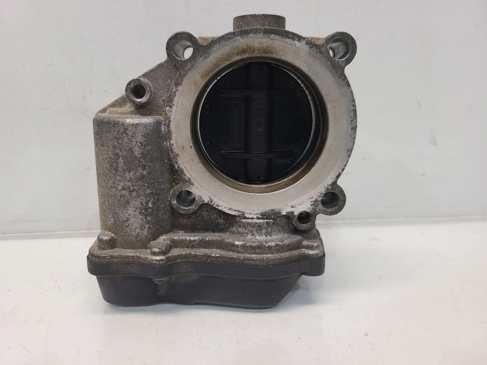 Volkswagen Tiguan 2009-17 (2,0 L/AT) carrocería del acelerador Foto 4 de 4