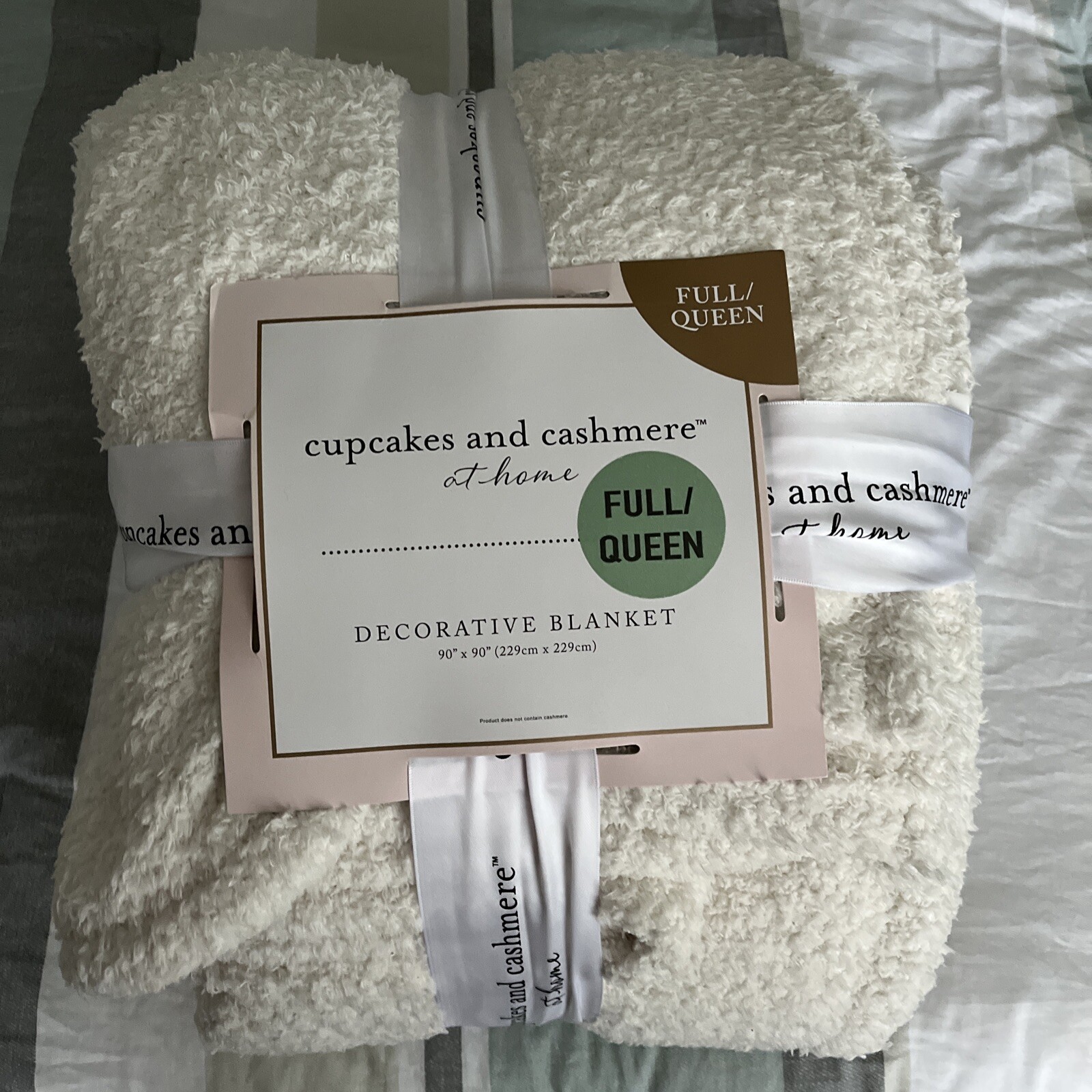 NWT Cupcakes and Cashmere 90x90 Queen 