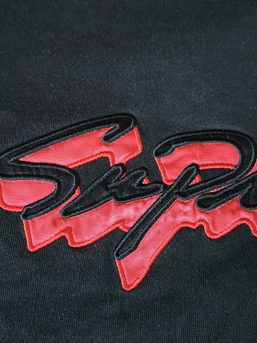 FW22 Supreme Ombre Texte S/S T-Shirt Noir Rouge M - Photo 2 sur 8