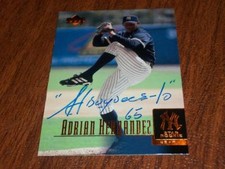 NY Yankees Adrian Hernandez Signed Auto 2001 Upper Deck RC ROOKIE Card #292  K