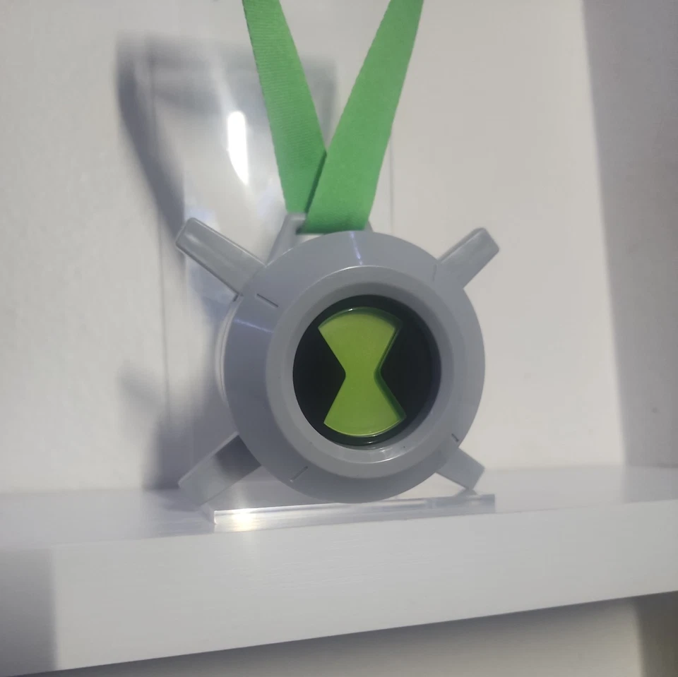 Insignia de pecho Ben 10 Bandai 2011 Omnitrix Ultimate Alien luces y sonido Foto 4 de 4