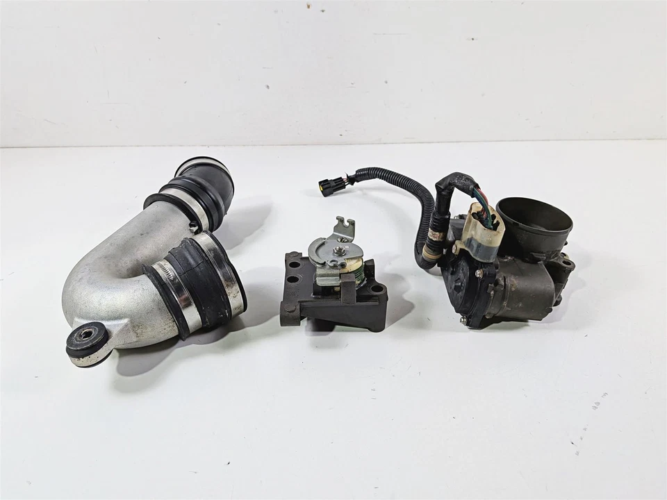 Juego de carrocería de acelerador Yamaha Waverunner FX1800 2009 Cruiser 6S5-13750-00-00 Foto 3 de 4