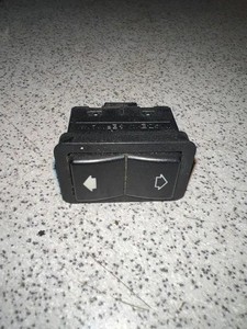 BMW 5 Touring E39 Schalter für Fensterheber hinten links 8368974 3.00 33760715