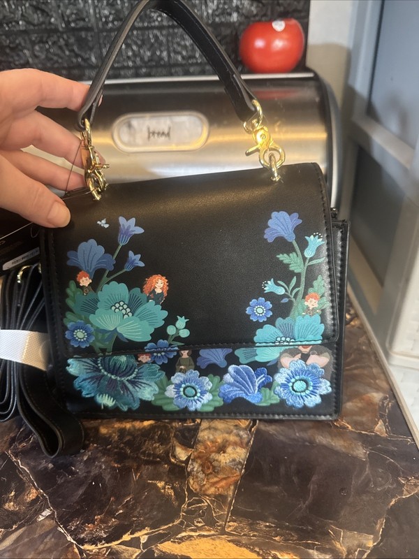 Loungefly NWT Brave with Merida Embroidery Crossboby Purse Disney Park