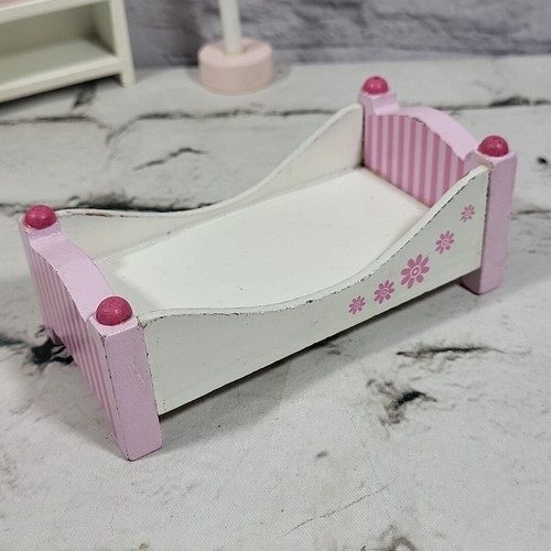 Wooden Dollhouse Furniture Lot 5 Piece Set Pink Girls Bedroom Lamps Wardrobe Bed - Picture 6 of 8