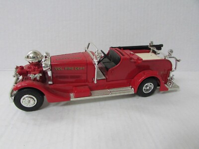 ERTL DIECAST 1938 AHRENS FOX MODEL HT FIRE TRUCK 9''L EASTWOOD FD NO.11 S1