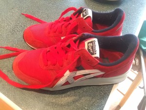 onitsuka tiger red white