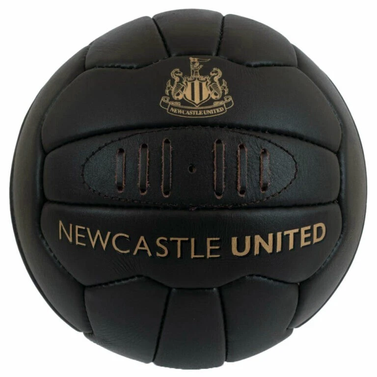 FANION WIMPEL PENNANT FOOT RARE VINTAGE NEWCASTLE UNITED FC 9x11 cm