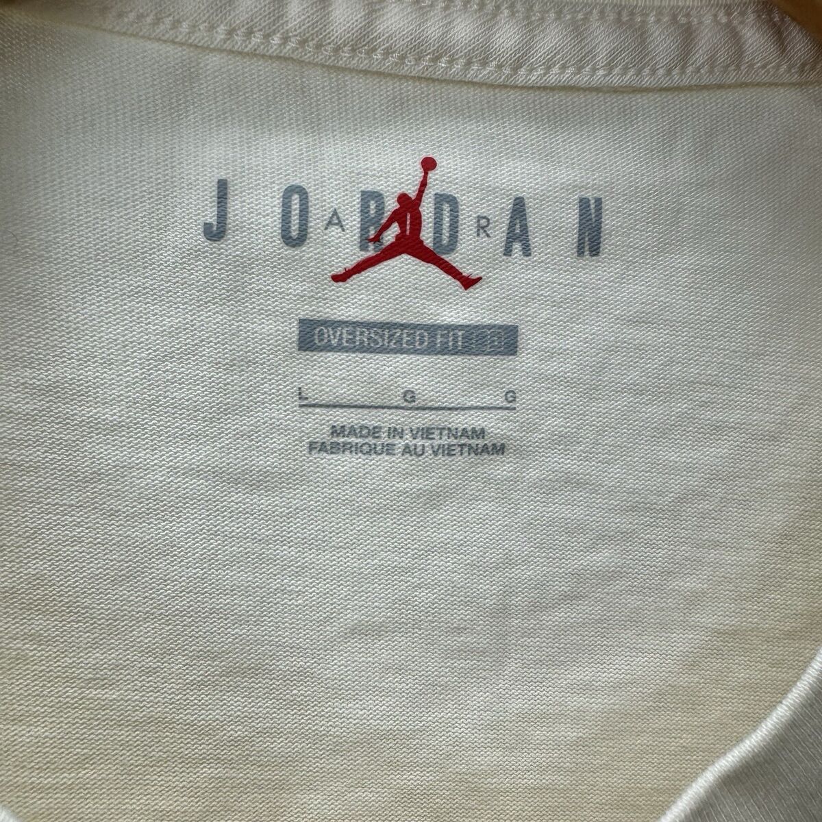 L NIKE JORDAN FLIGHT ESSENTIALS MEN'S OVERSIZED Sail T SHIRT L NIKE JORDAN FLIGHT ESSENTIALS MEN'S OVERSIZED Sail T SHIRT