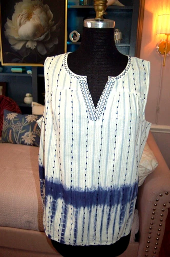 New Directions Sz XL Embroidered Sleeveless V-Neck Shirt Top