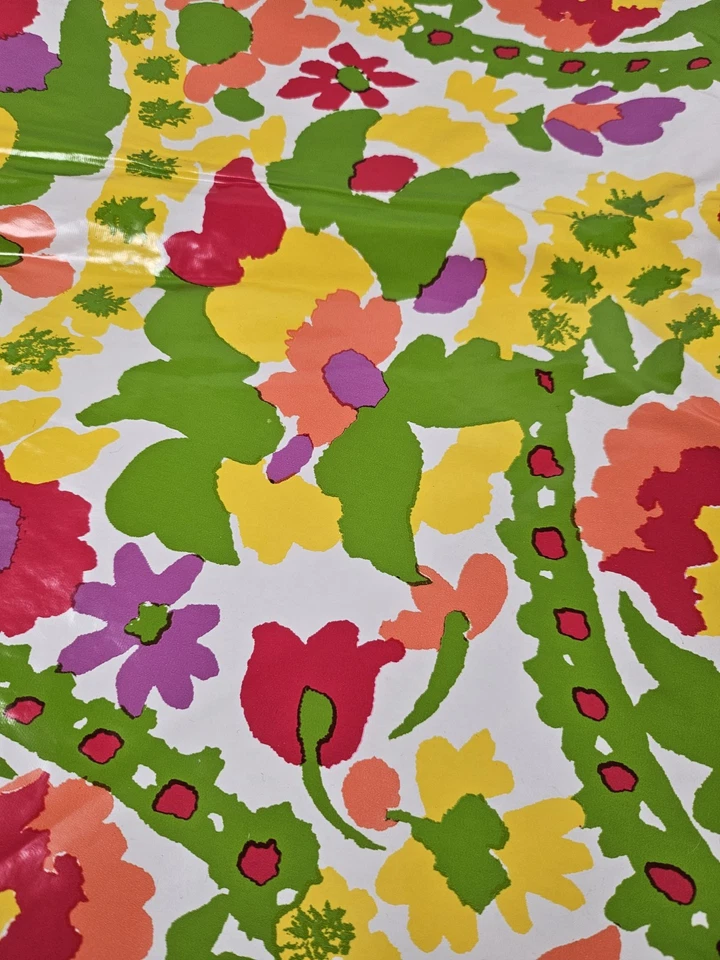 Vera Neumann 68” Round Zippered Umbrella All Wearher Vinyl Patio Tablecloth VTG - Image 2 of 3