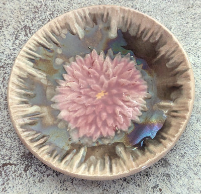 Gorgeous Rare Antique Wedgwood 'Aster' Majolica Butter Pat circa 1825