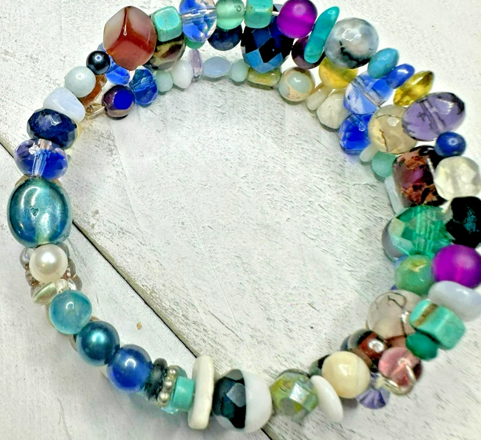 FB07 "PETALS" Blue Gemstone Memory Wire 34x Wrap Bracelet size 7 - Image 4 of 4