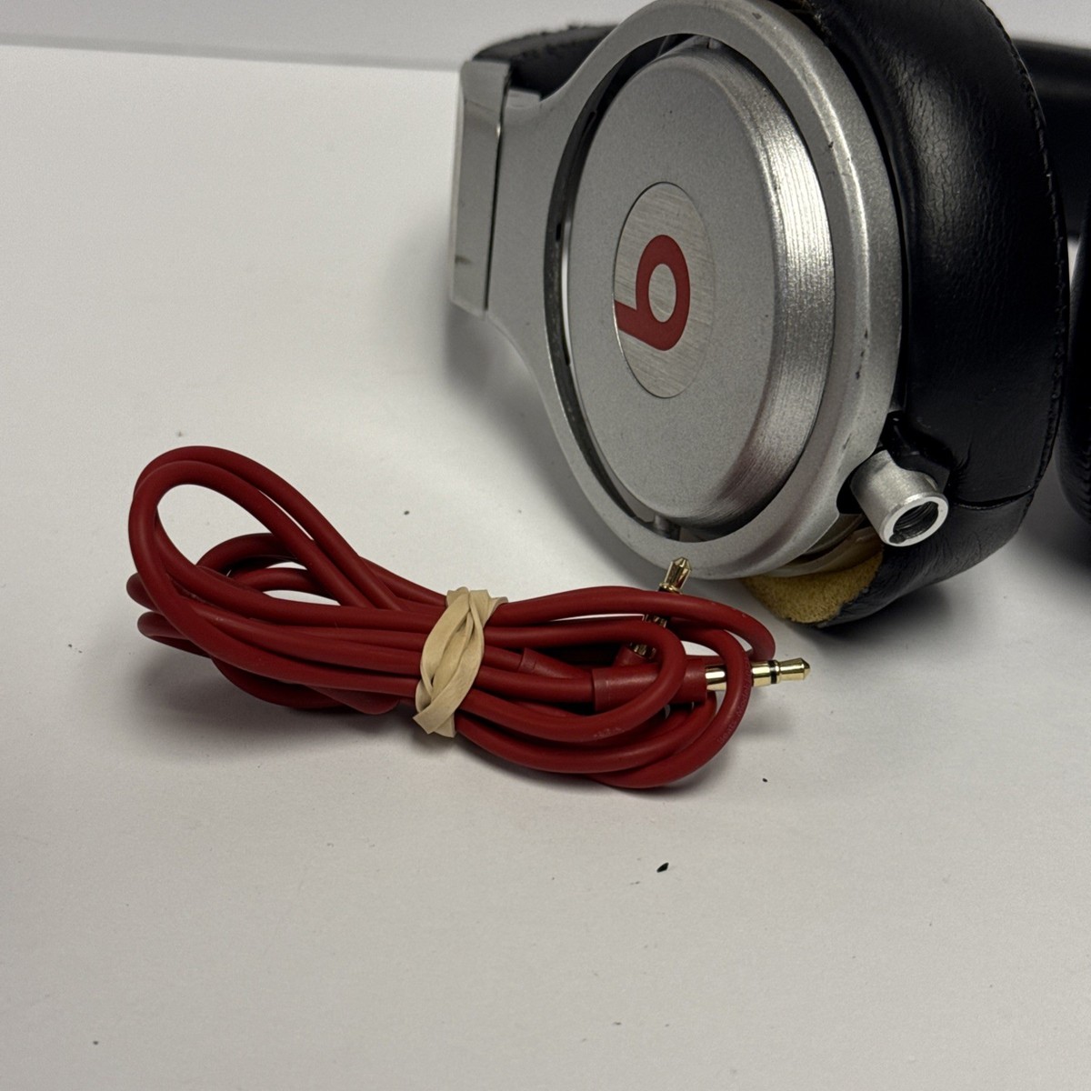 Monster Beats by Dr. Dre Pro Wired Headphones Black/Silver | Read