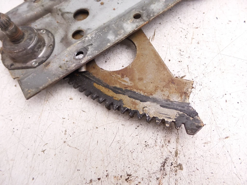 Par de reguladores de ventana manuales Camaro Firebird Trans Am 70-81 remache original GM Foto 4 de 4