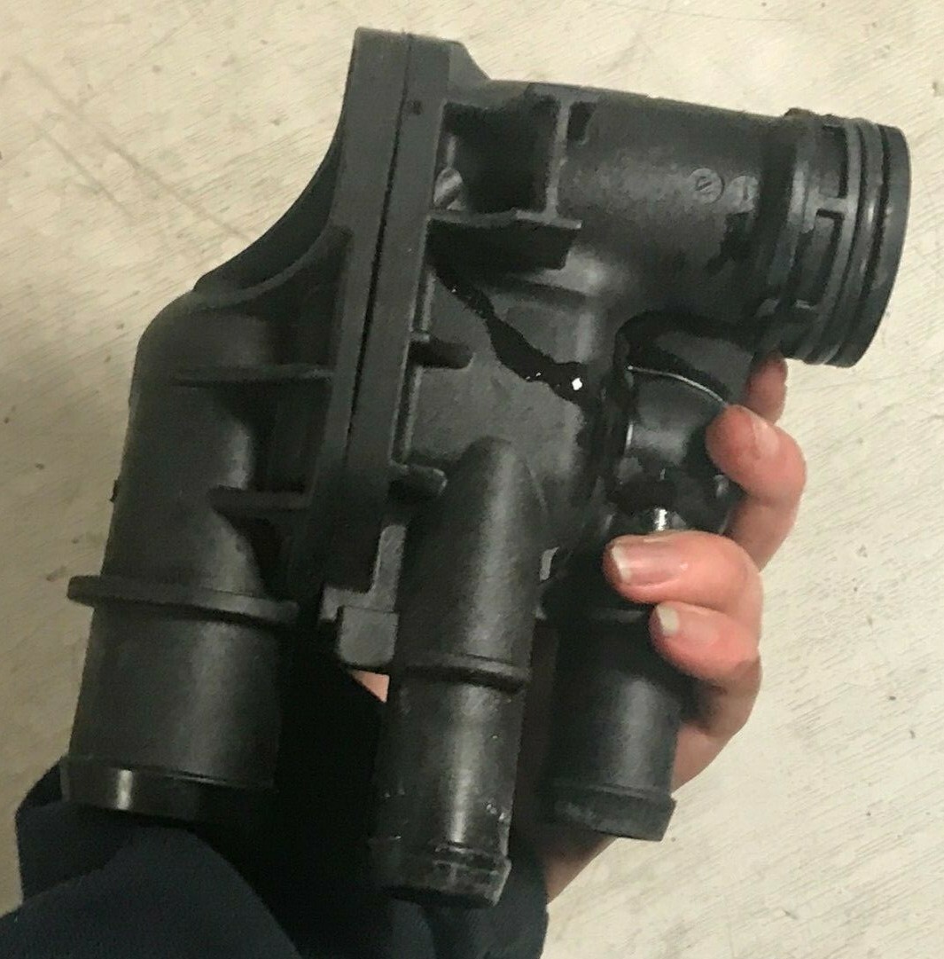 Ford Focus Thermostat Housing 1.5 Petrol Ecoboost 20152018 MK3 DS7G