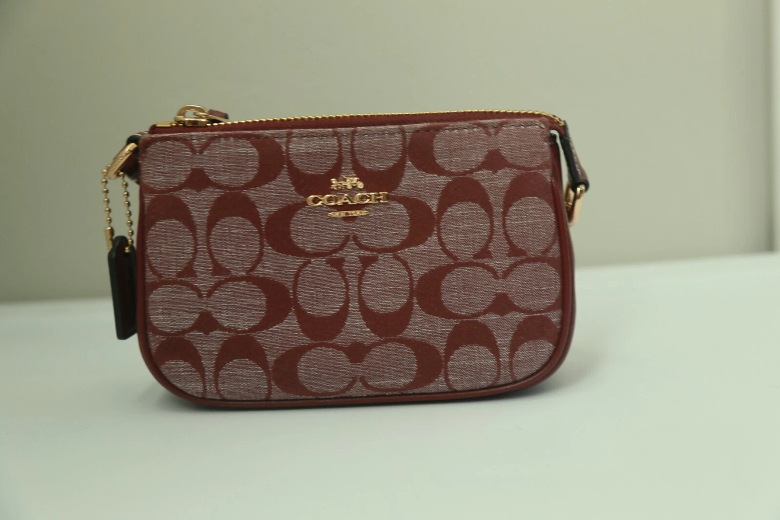 Chambray nuovo con etichette Coach CI027 Nolita 15 pollici firma