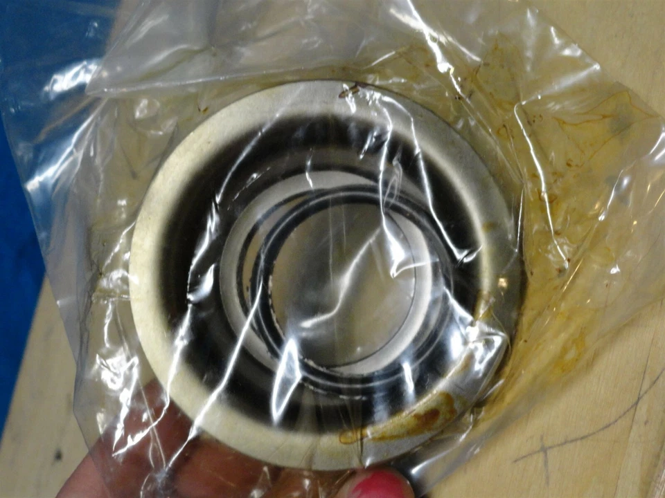 Champ-Items ~ Rear Wheel Oil Seals ~ Chevrolet 1957-61 No. 350 (SET of 2) NOS - Image 4 of 4