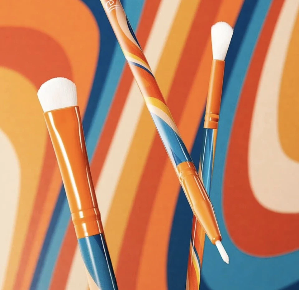 ELF Good Vibes Only•Eyeshadow & Brush Set Limited Edition - Image 4 of 4