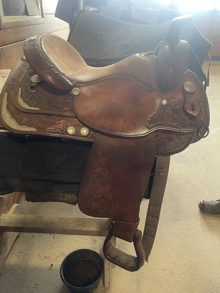 Серебряное королевское западное седло - Изображение 2 из 4