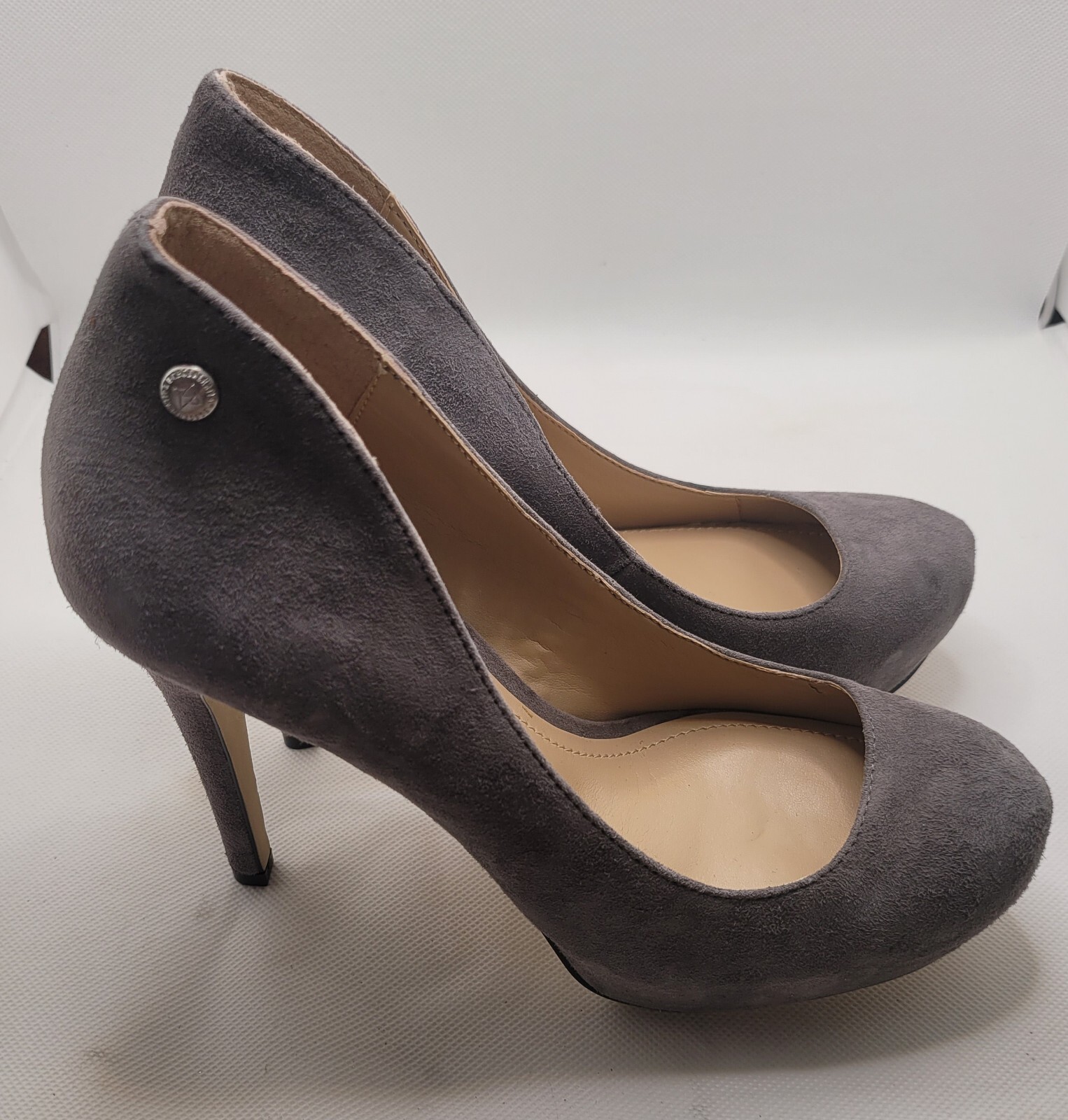 BCBG Generation Gray Suede Shoes Almond Toe Heels Pumps Women's Size 7 M |  eBay