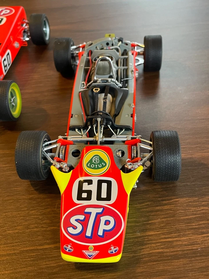 Carousel I STP 1968 Indy 500 Turbine Cars Joe Leonard Pole Winner 1:18 Scale - Image 4 of 4