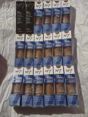No7*18*LIFT & LAMINATE TRIPLE ACTION SERUM FOUNDATON SPF 15 SUNSCREEN (HAZELNUT)