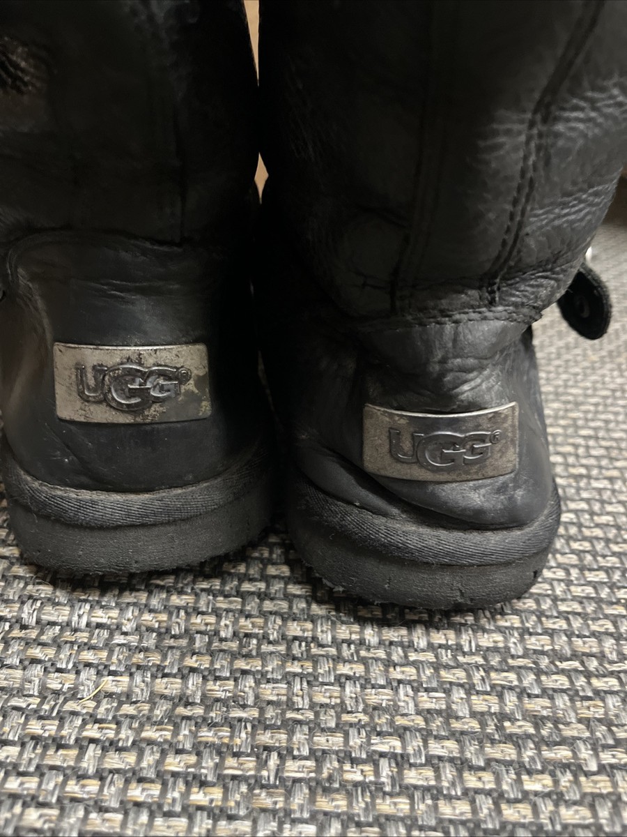 UGG 5678 KensingtonBlack leather Shearling Lined Buckle Moto Boots