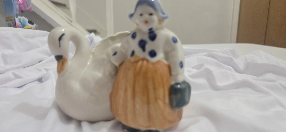 はなぞの様【美品】ロイヤルコペンハーゲン ガチョウと歩く少女 シルバースワン 25+ Occupied Japan Swan for sale | Updated Oct 2026