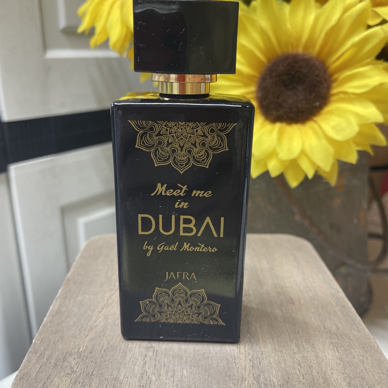 JAFRA Perfumer's Edition: Meet Me in Dubai Warm & Spicy Eau de Parfum 1.7 fl. oz