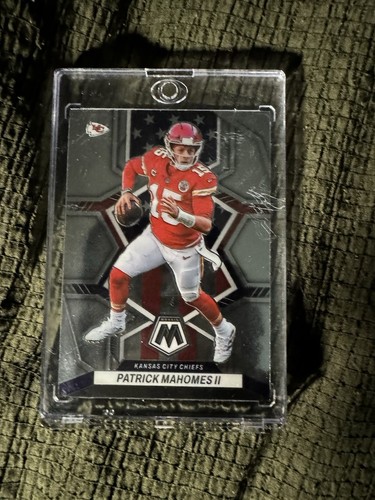 Mosaico Panini 2022 - Orgullo Nacional Silver Prizm #256 Patrick Mahomes II - Imagen 1 de 2
