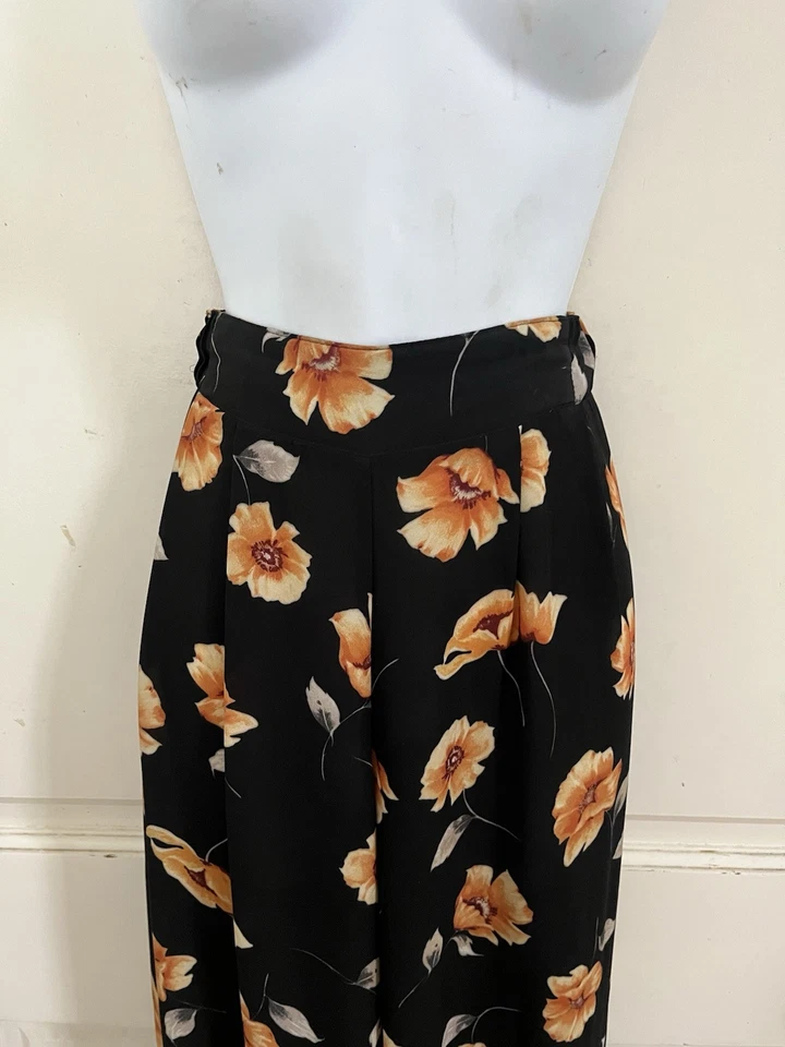 ¡FOREVER 21 NUEVO! Pantalones negros/dorados florales sedosos tiro alto pierna ancha talla S Foto 3 de 4