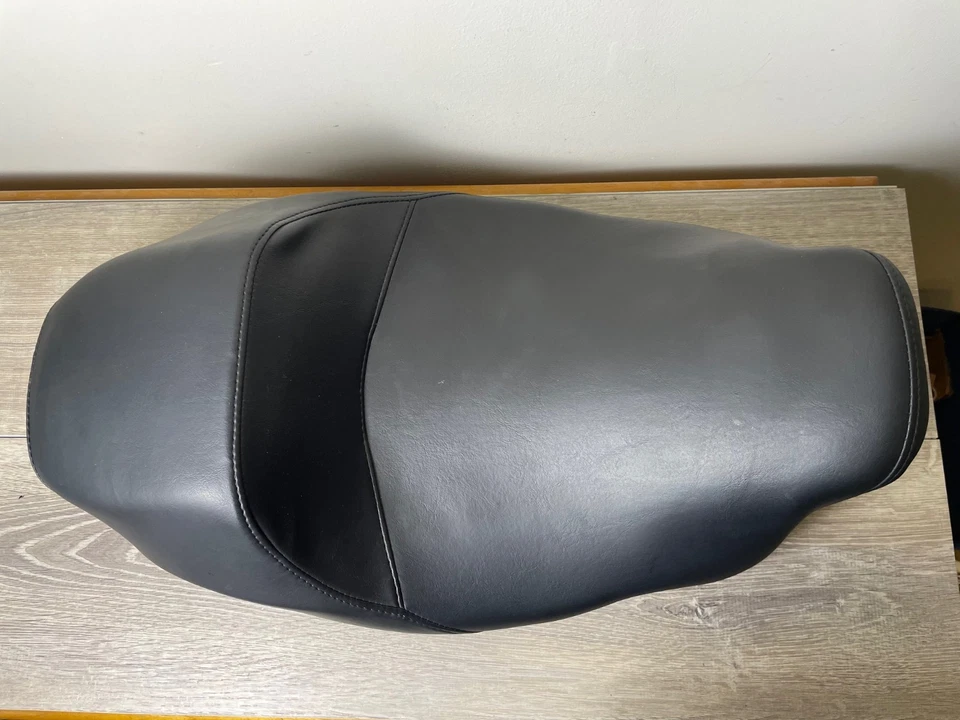 OEM Harley-Davidson Street Glide ST Road Glide Black Solo Seat 52000634 Foto 3 de 4
