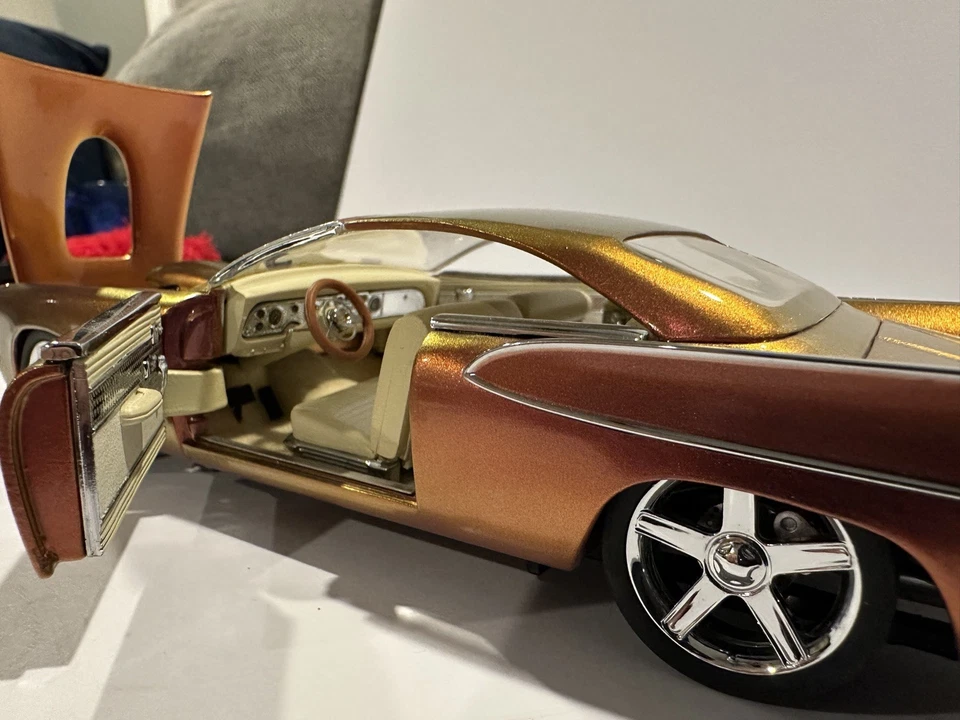 DANBURY MINT 1957 STUDEBAKER CUSTOM, BRONZE/IRIDESCENT, SHARP!! - Image 3 of 4