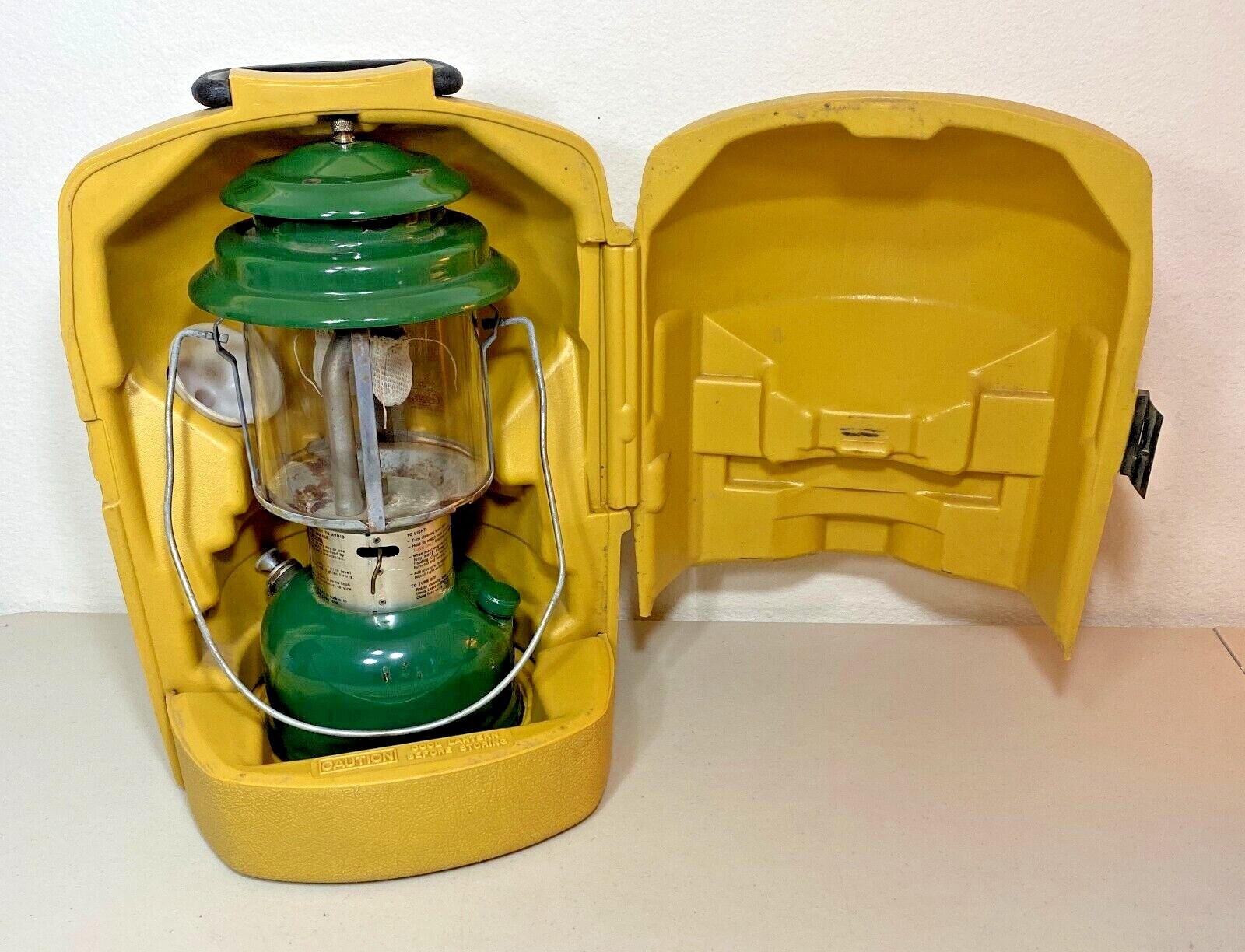 Vintage Coleman Lantern 220K with Yellow Clamshell Case & Funnel eBay