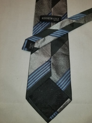 Kenneth Cole Black Silver Blue Diagonal Striped 100% Silk Men's Tie / Necktie - Picture 7 of 8
