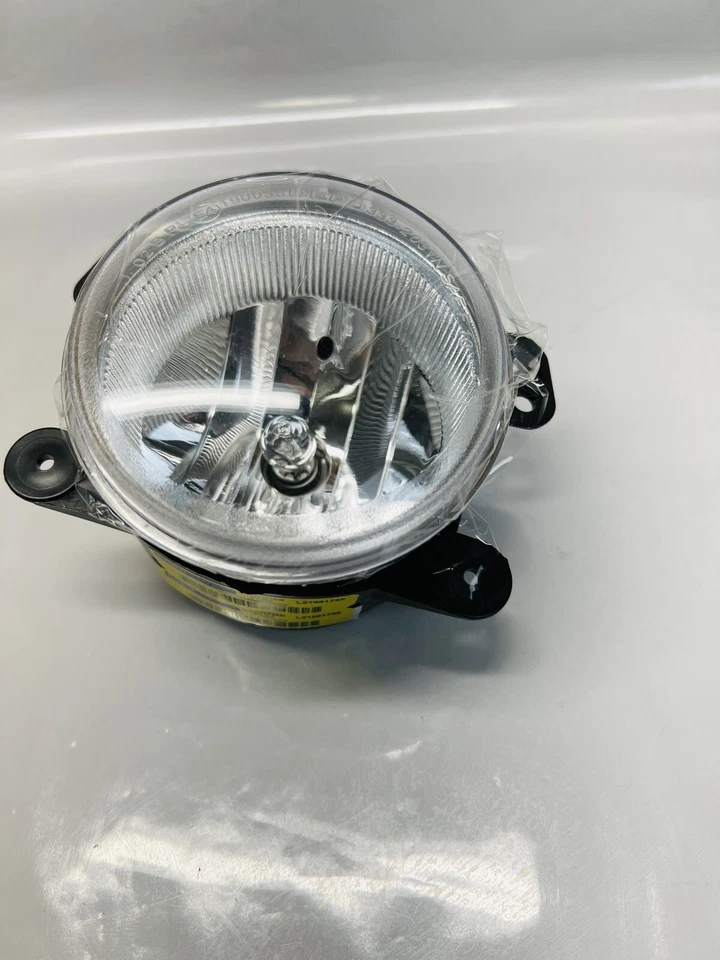 5182026AA 2010-2020 Dodge Journey Jeep Wrangler Jeep Cherokee luz antiniebla izquierda derecha Foto 2 de 4