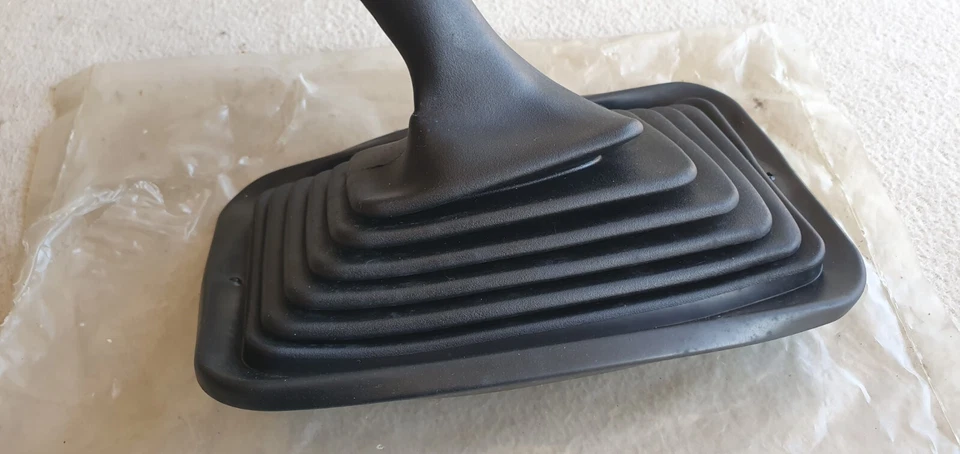 Genuino NUEVO engranaje de goma polaina moldura PAM4864 Rover Maestro Montego etc. - Imagen 3 de 4