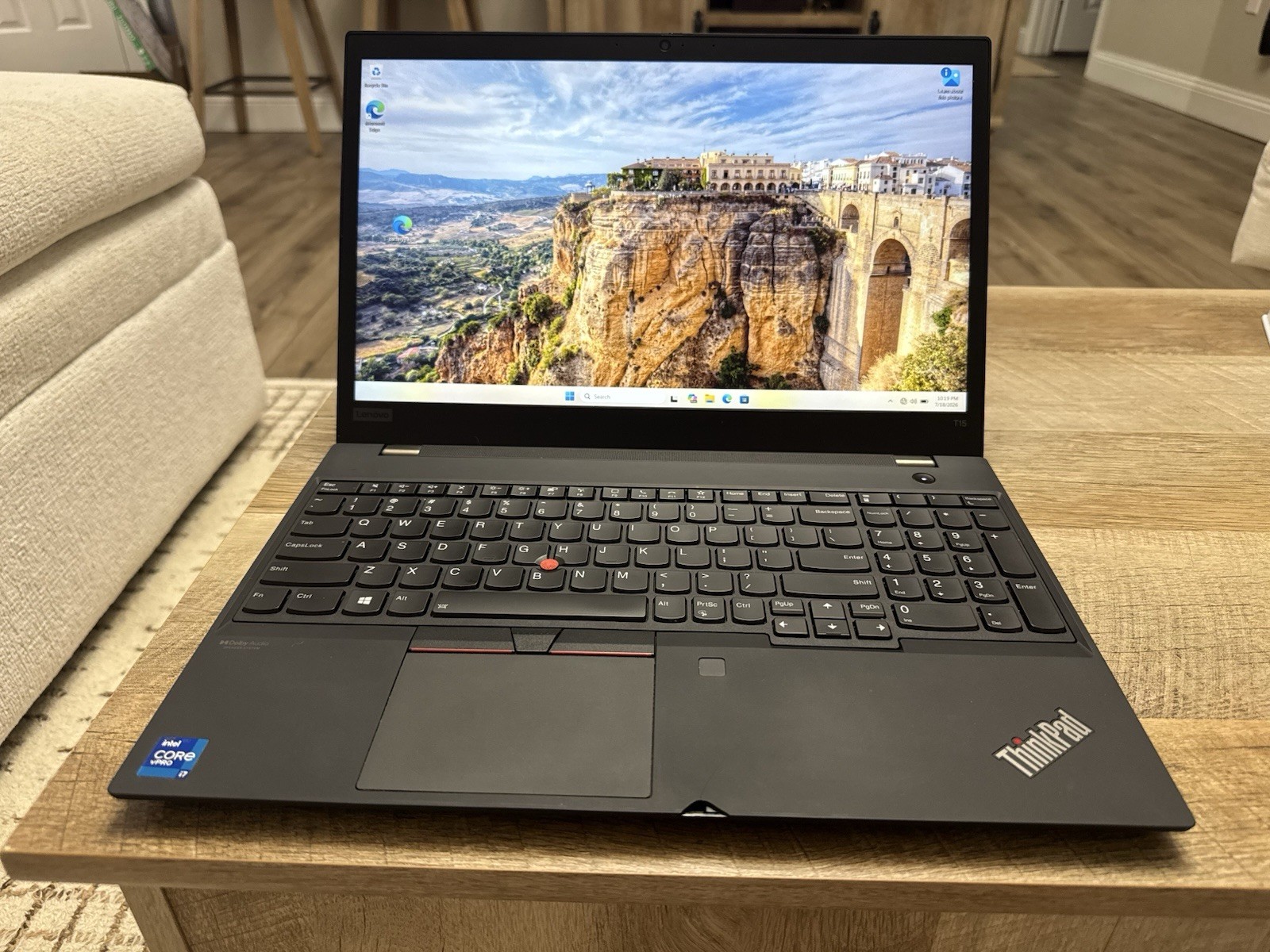 Lenovo ThinkPad T15 (Gen 2), 15.6-Inch Laptop, with Intel Core i7 11th Gen., 512 GB SSD (Solid State Drive), Windows 11 Pro
