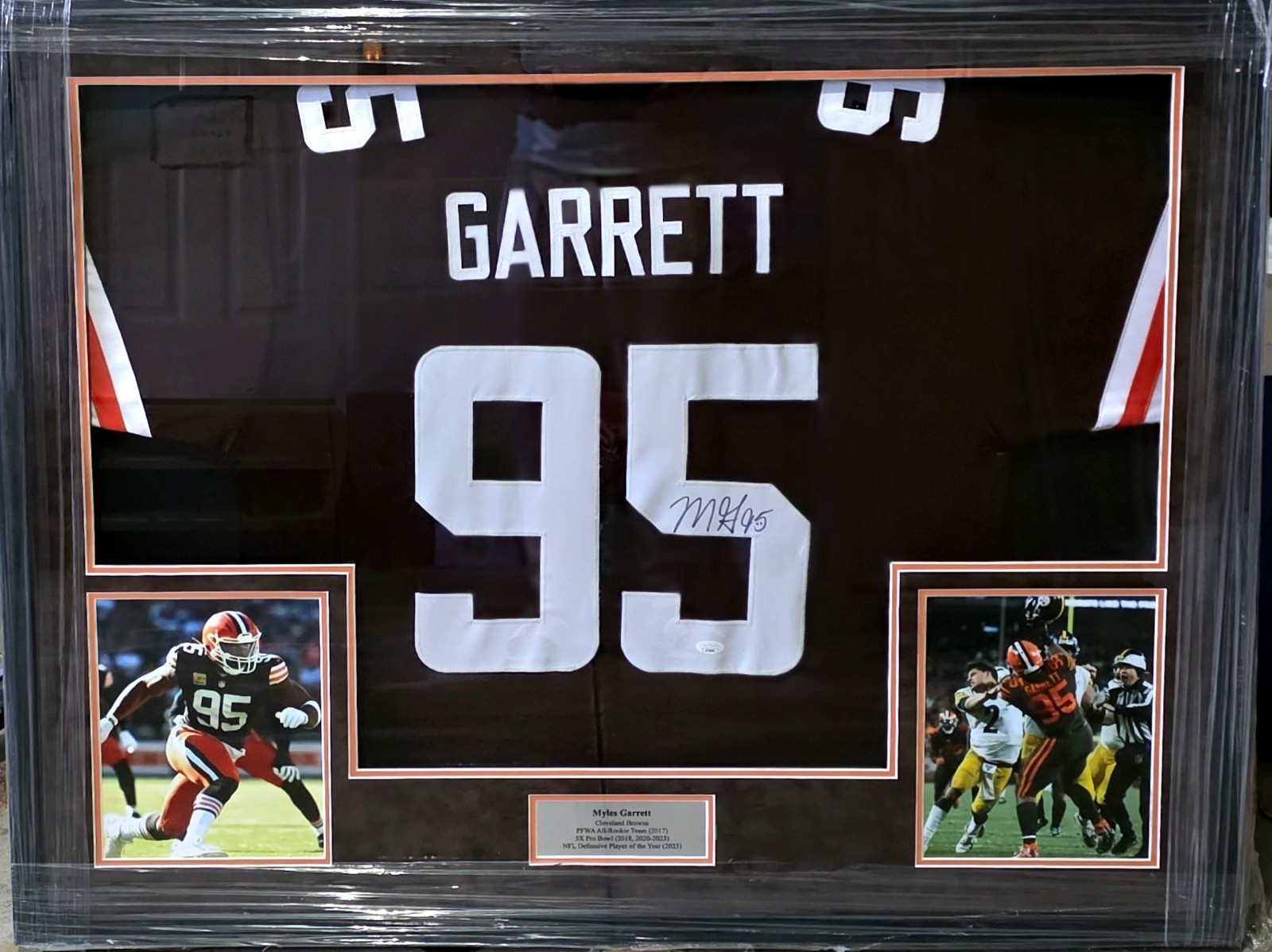 myles garrett Autographed Signed Cleveland Browns Framed Jersey w/JSA COA All-Time Sack Leader BROWNS! 