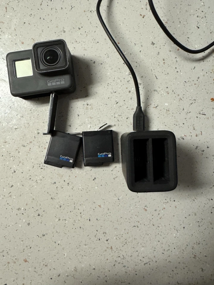 GoPro Hero 5 Black Action Camera with Gimble and Accessories Bundle+ 2 batteries - Image 3 of 4